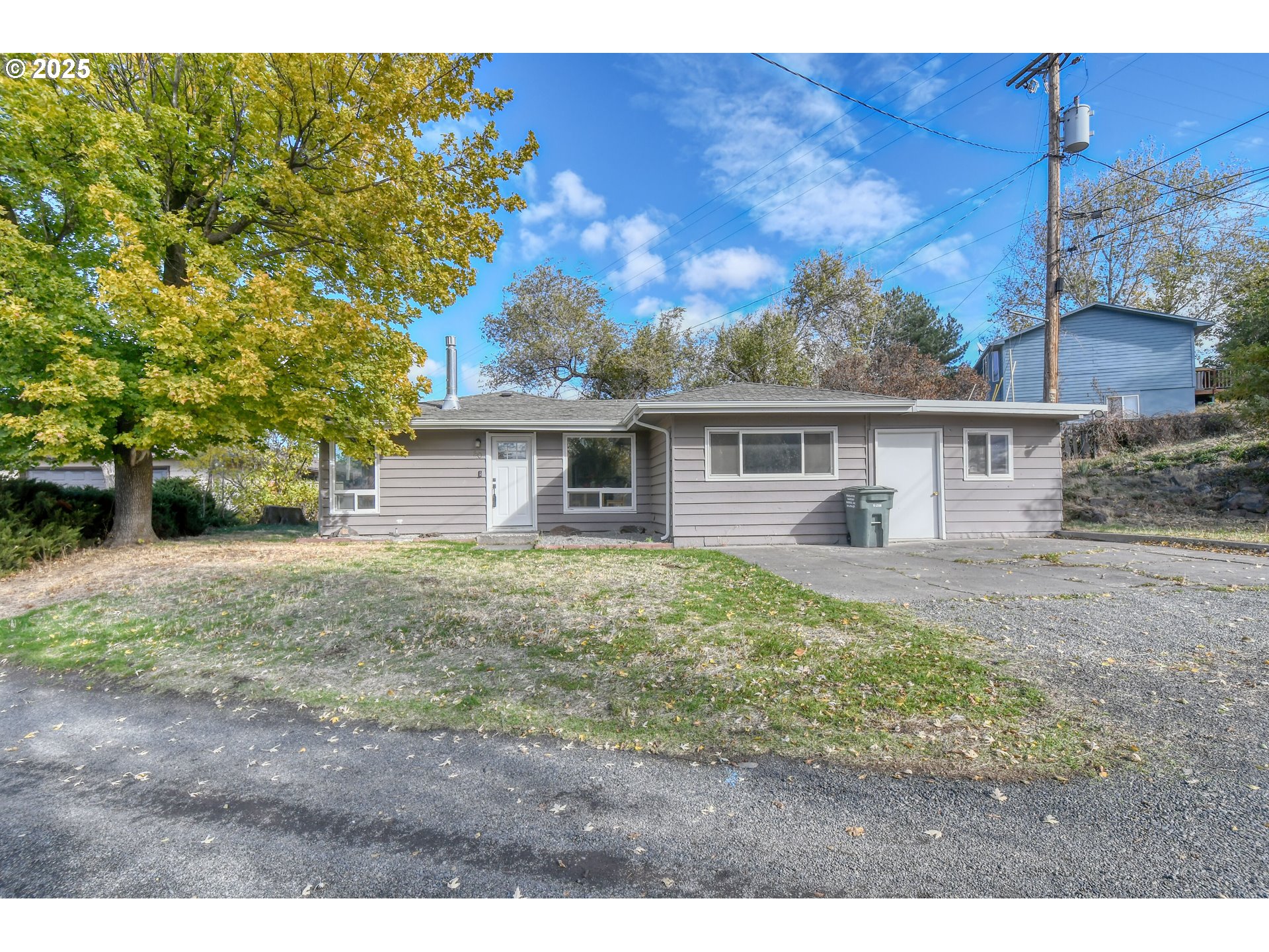 20 Northeast Nelson Drive Pendleton, OR 97801 - Photo 1 of 35 a view of a house with a yard