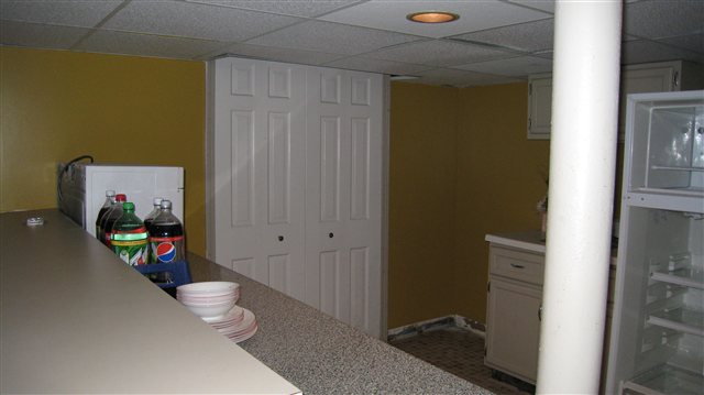 59105 Romeo Plank Road Ray, MI 48096 - Photo 7 of 14 31024330-6.JPG