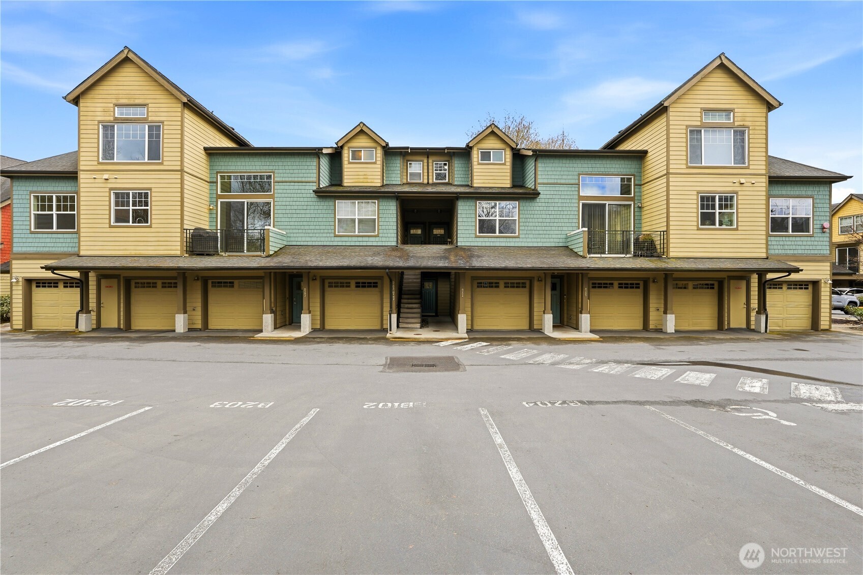 19102 20th Drive Southeast, Unit B102 Bothell, WA 98012 - Photo 2 of 30