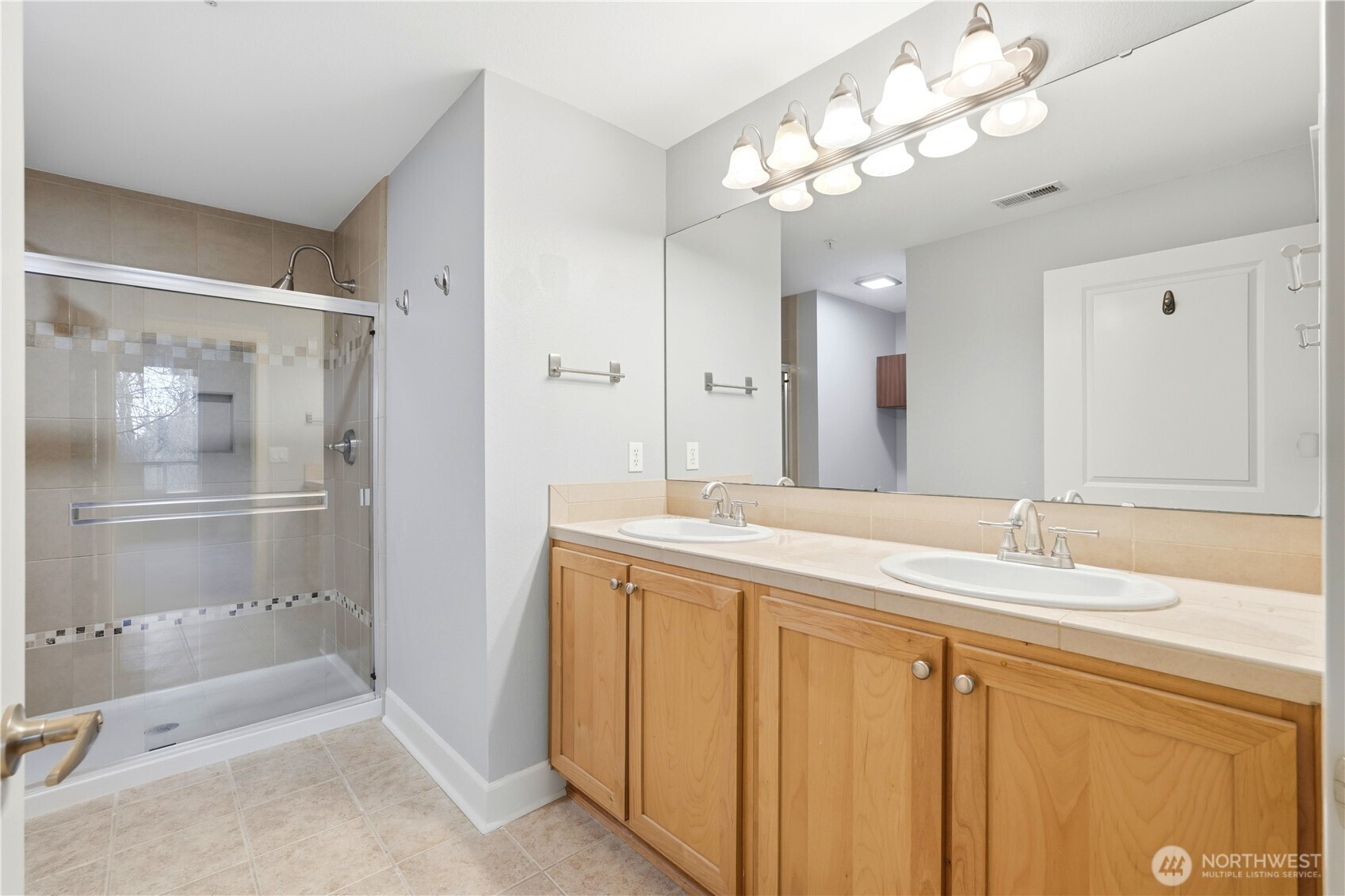 19102 20th Drive Southeast, Unit B102 Bothell, WA 98012 - Photo 21 of 30