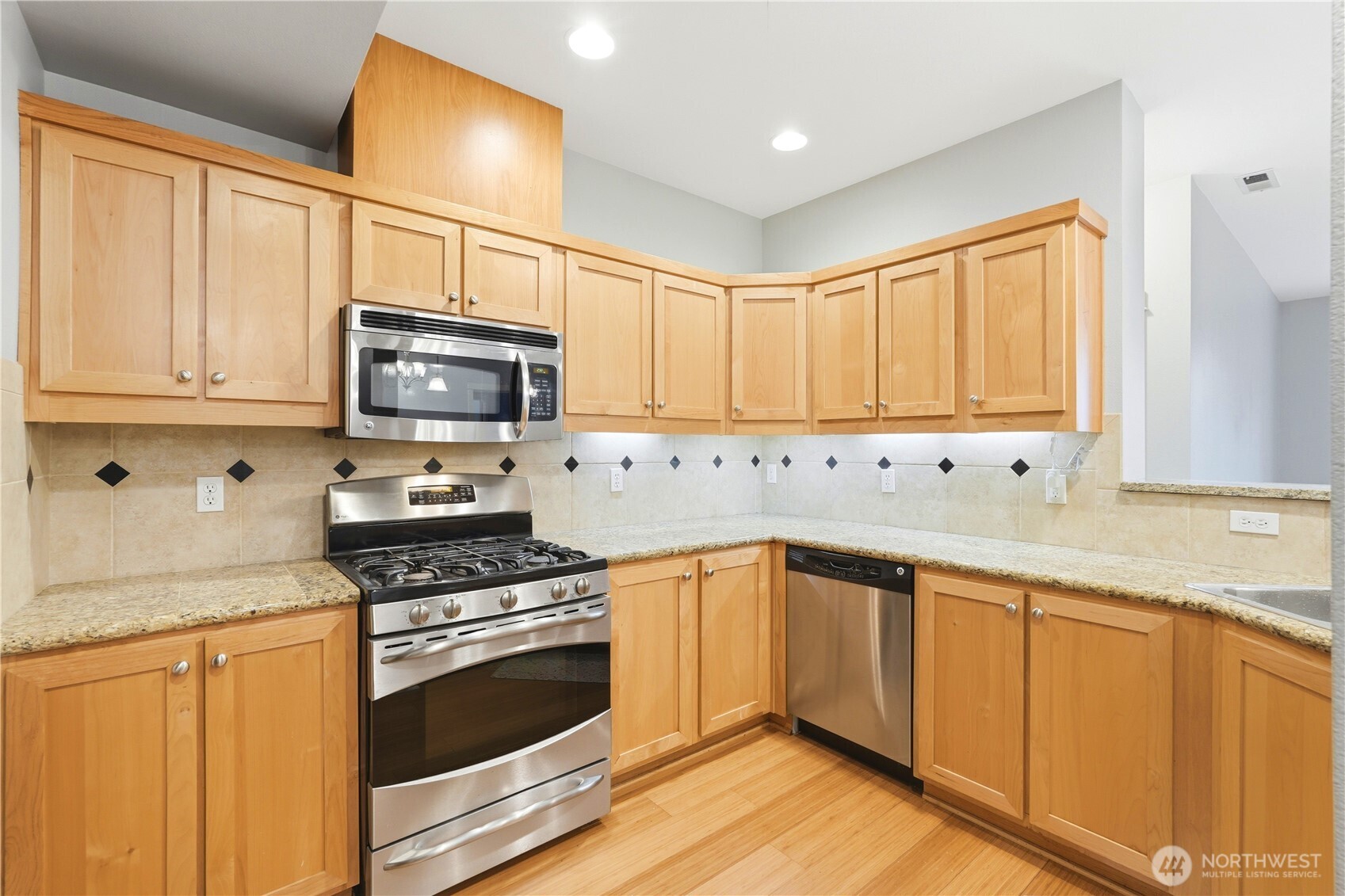 19102 20th Drive Southeast, Unit B102 Bothell, WA 98012 - Photo 7 of 30