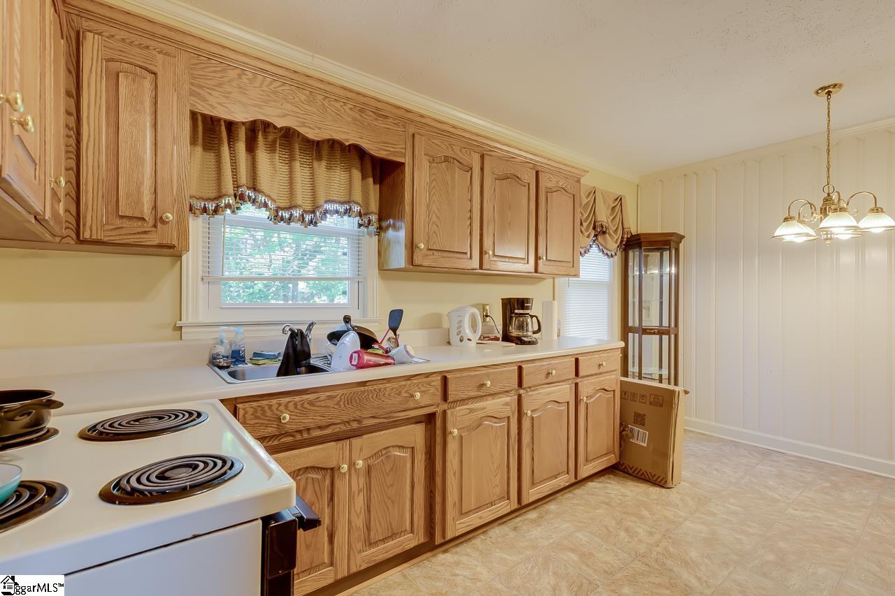 540 Victor Hill Road Greer, SC 29651 - Photo 11 of 24