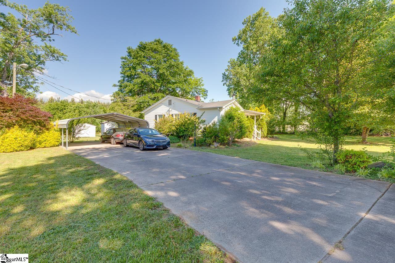 540 Victor Hill Road Greer, SC 29651 - Photo 4 of 24