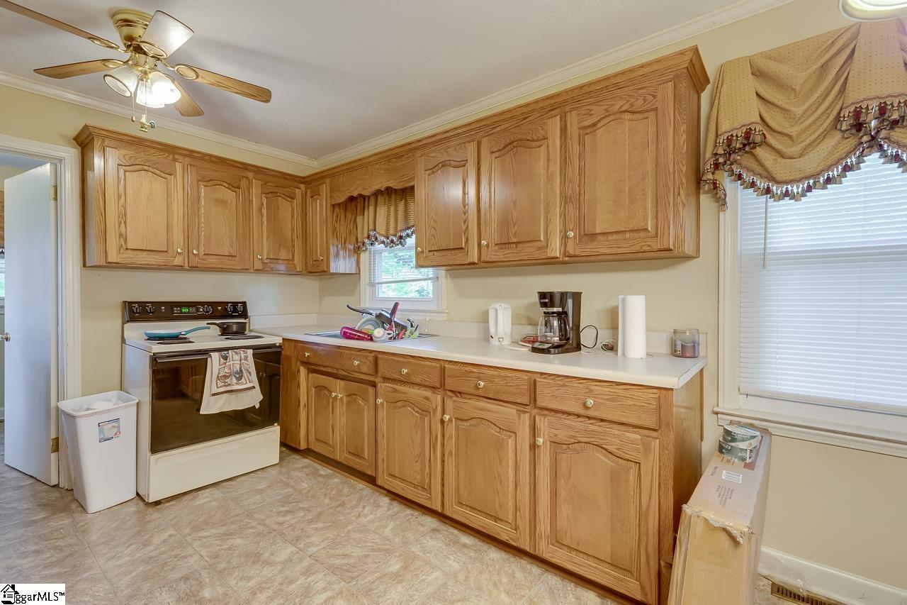 540 Victor Hill Road Greer, SC 29651 - Photo 10 of 24