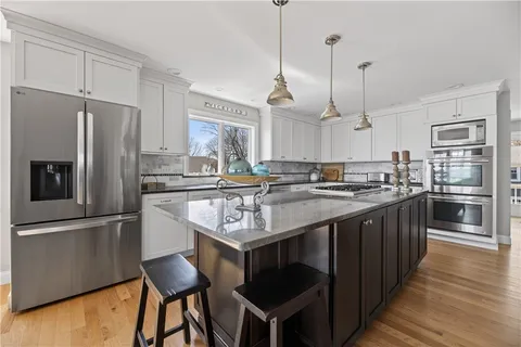 $2,495,000 | 110 Seaview Avenue, North Kingstown, RI 02852