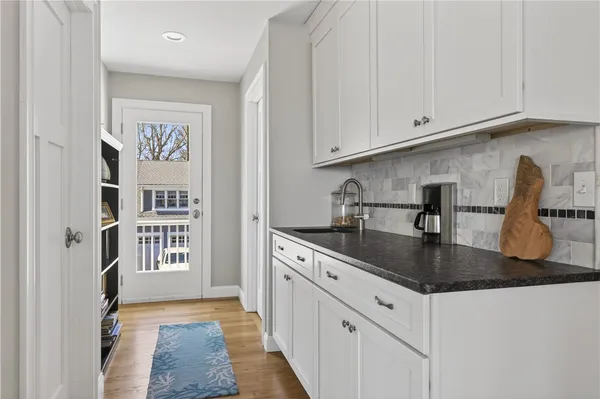 $2,495,000 | 110 Seaview Avenue, North Kingstown, RI 02852