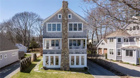 $2,495,000 | 110 Seaview Avenue, North Kingstown, RI 02852