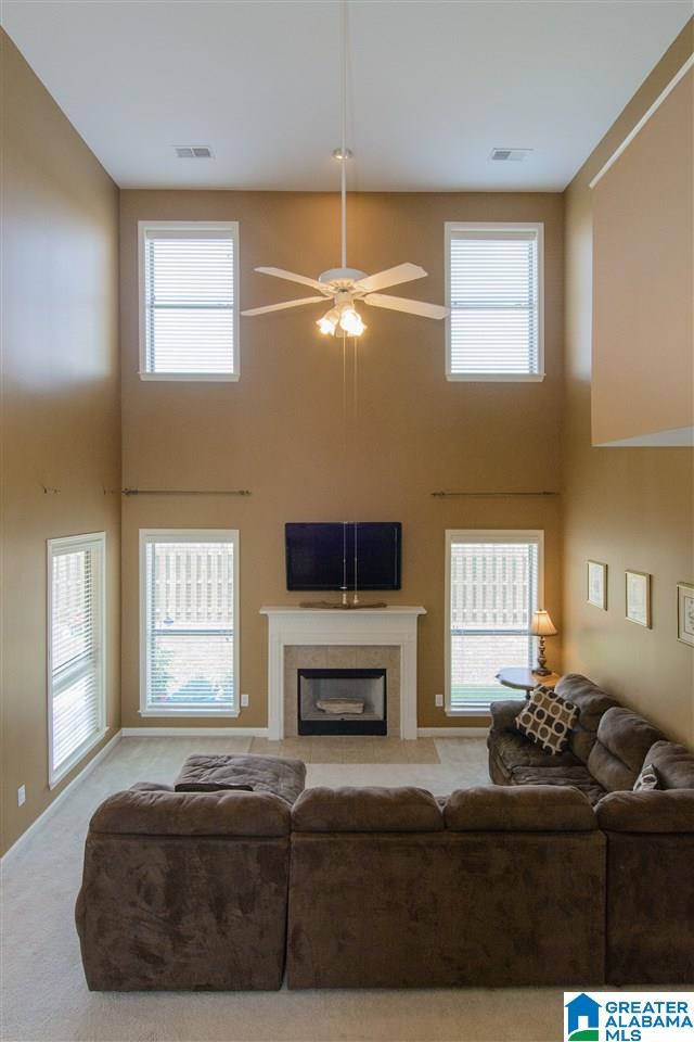 2009 Lake Circle Sterrett, AL 35147 - Photo 8 of 40