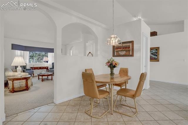 12425 Old Barn Road Elbert, CO 80106 - Photo 13 of 36 A casual dining area off the kitchen!