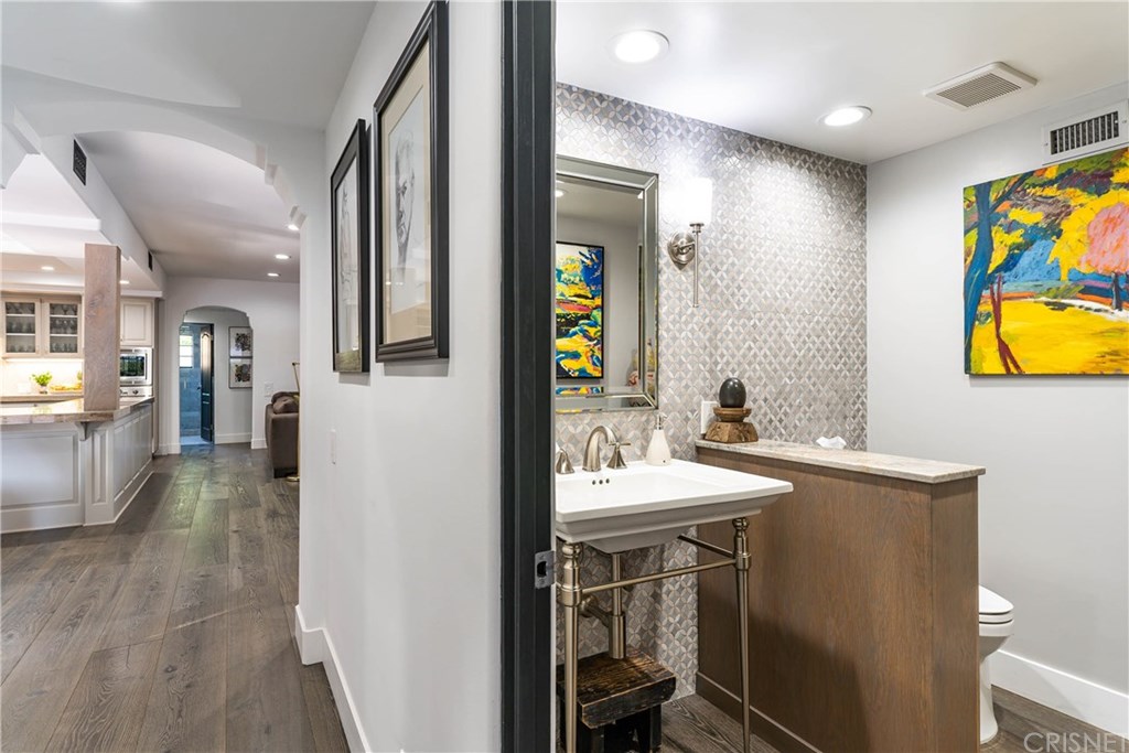 4119 Vicasa Drive Calabasas, CA 91302 - Photo 11 of 42