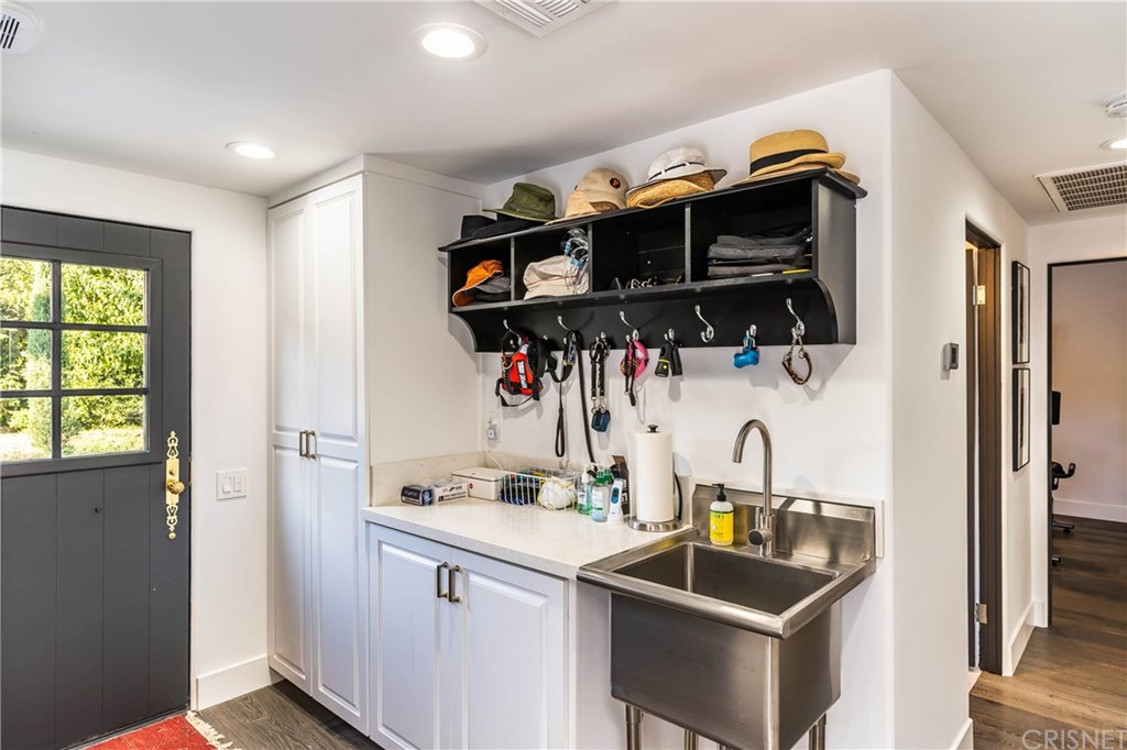 4119 Vicasa Drive Calabasas, CA 91302 - Photo 21 of 42