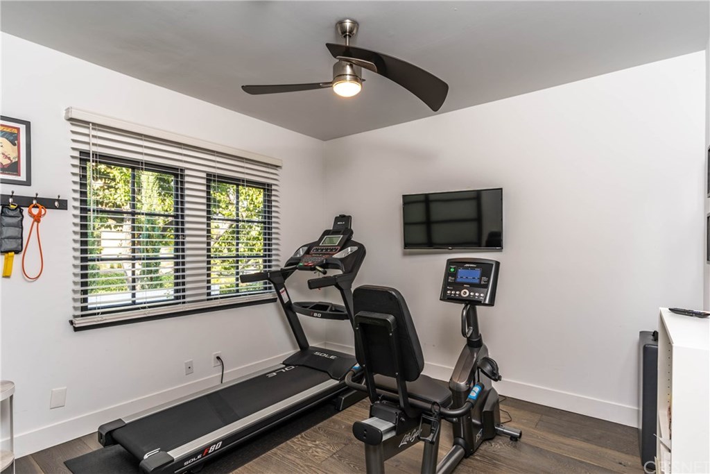 4119 Vicasa Drive Calabasas, CA 91302 - Photo 23 of 42