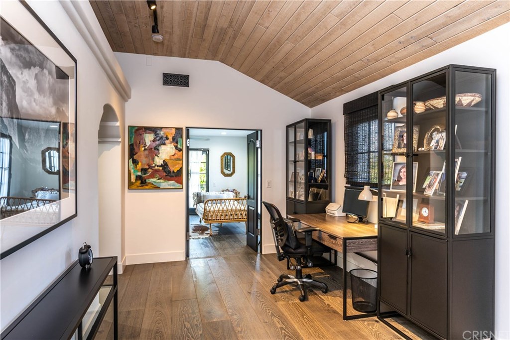 4119 Vicasa Drive Calabasas, CA 91302 - Photo 27 of 42