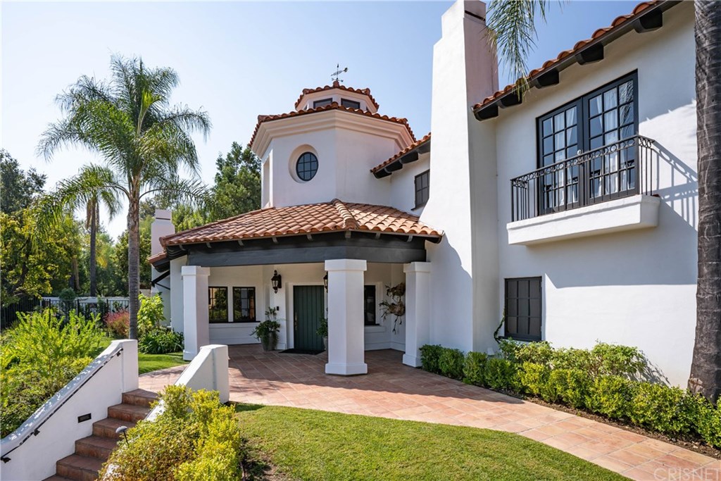 4119 Vicasa Drive Calabasas, CA 91302 - Photo 4 of 42