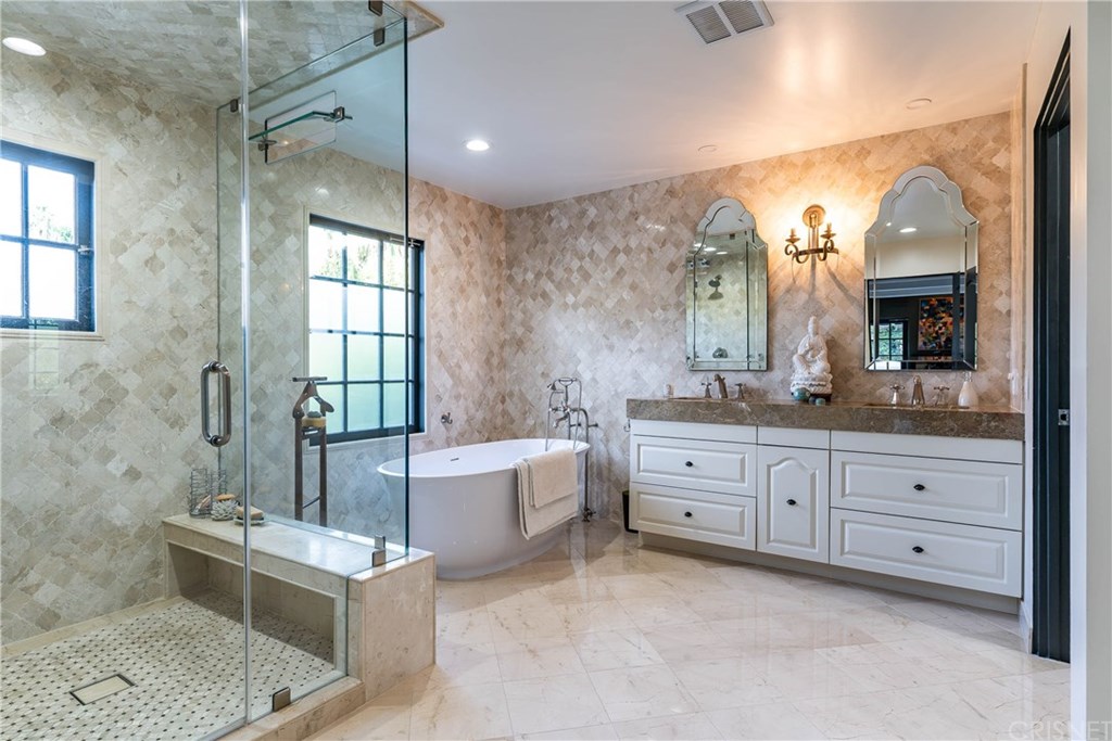 4119 Vicasa Drive Calabasas, CA 91302 - Photo 32 of 42