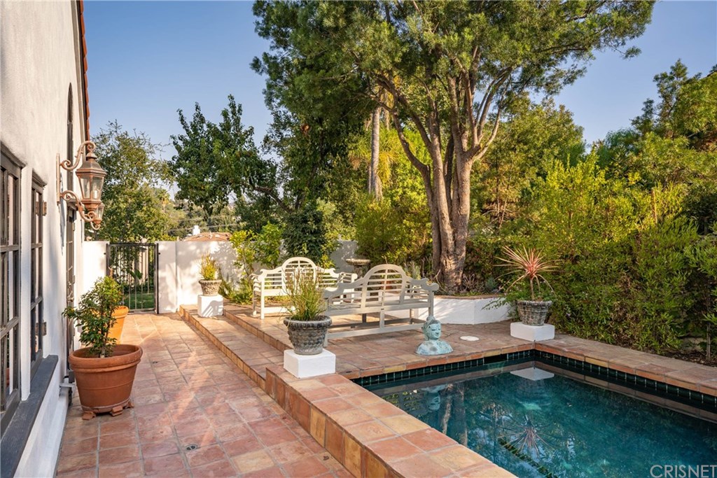 4119 Vicasa Drive Calabasas, CA 91302 - Photo 37 of 42