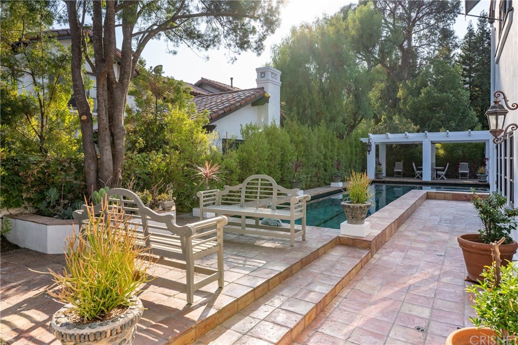 4119 Vicasa Drive Calabasas, CA 91302 - Photo 39 of 42