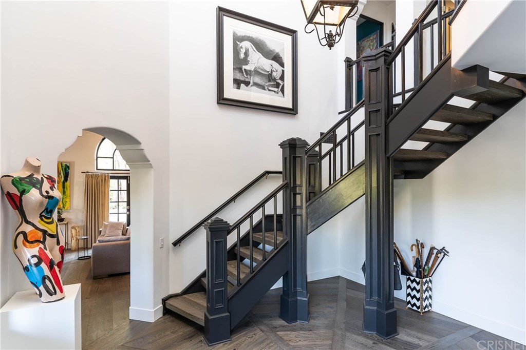 4119 Vicasa Drive Calabasas, CA 91302 - Photo 5 of 42