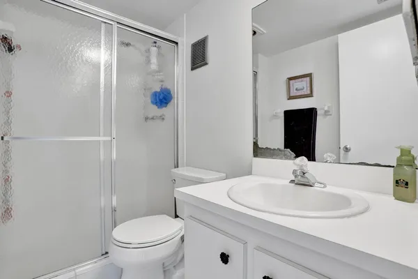 $1,900 | 9480 Poinciana Place, Unit 304, Davie, FL 33324