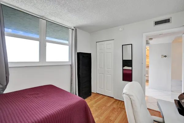 $1,900 | 9480 Poinciana Place, Unit 304, Davie, FL 33324