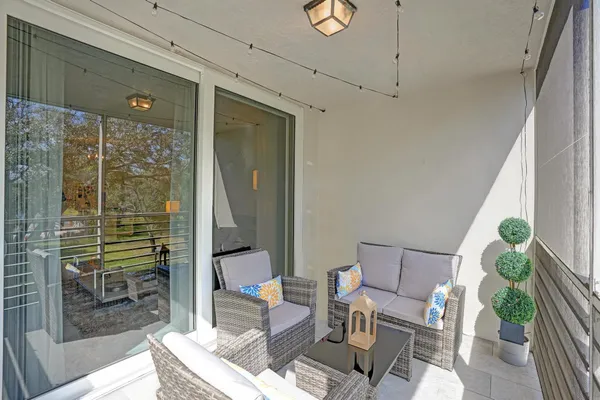 $1,900 | 9480 Poinciana Place, Unit 304, Davie, FL 33324