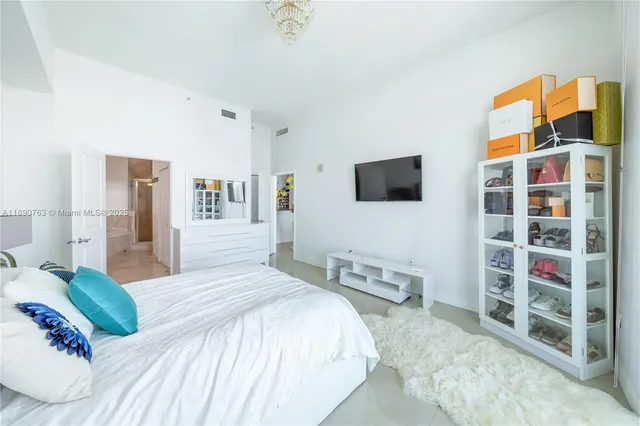 $4,200 | 7900 Harbor Island Drive, Unit PH14, North Bay Village, FL 33141