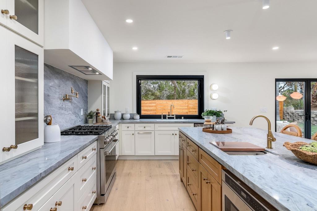 602 Fresca Street Solana Beach, CA 92075 - Photo 10 of 28