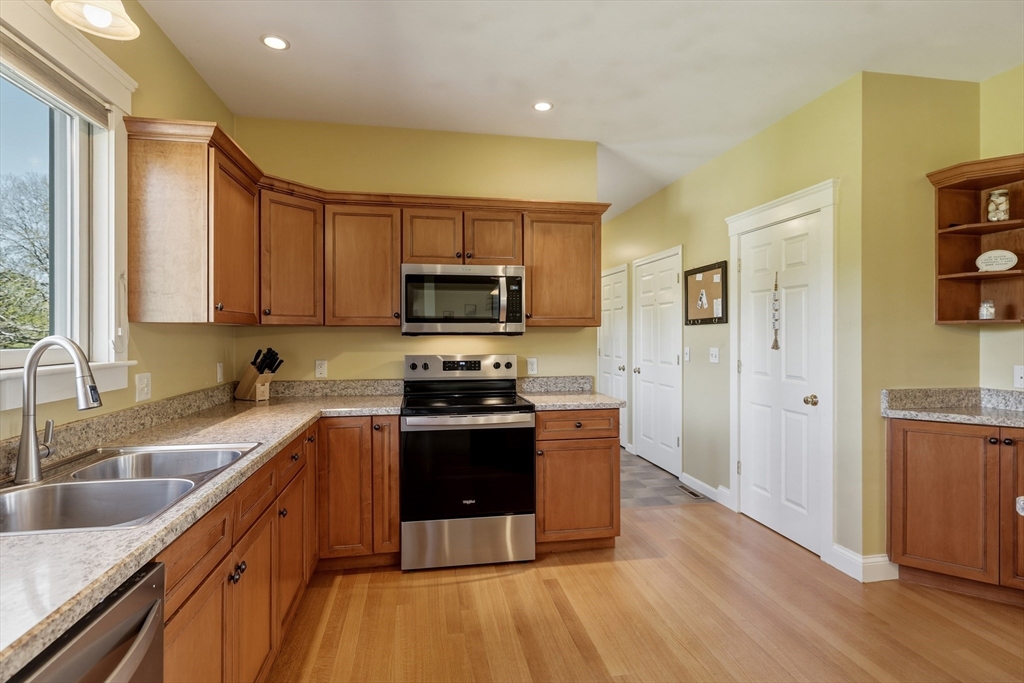 249 River Road Sunderland, MA 01375 - Photo 6 of 42 Gallery Image 6