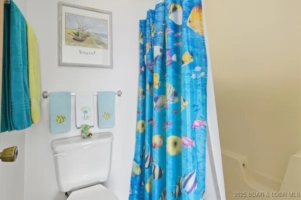 $234,500 | 70 Robinwood Drive, Unit 3E, Lake Ozark, MO 65049