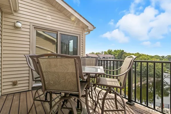 $234,500 | 70 Robinwood Drive, Unit 3E, Lake Ozark, MO 65049