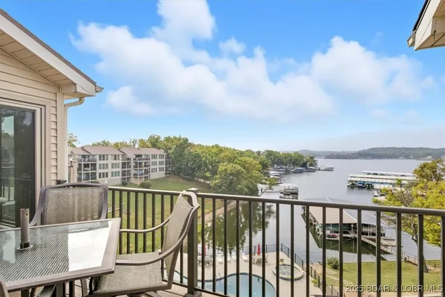 $239,500 | 70 Robinwood Drive, Unit 3E, Lake Ozark, MO 65049
