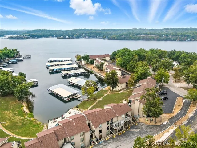 $239,500 | 70 Robinwood Drive, Unit 3E, Lake Ozark, MO 65049