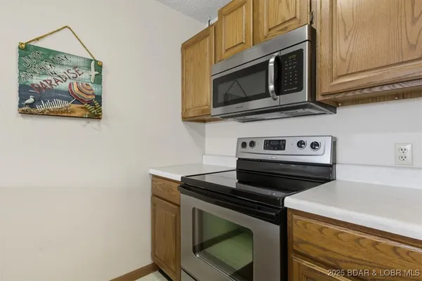 $234,500 | 70 Robinwood Drive, Unit 3E, Lake Ozark, MO 65049