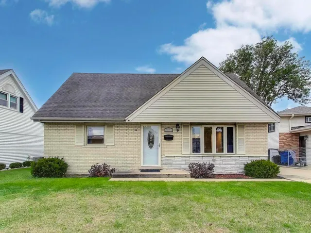 $285,000 | 13616 Short Drive, Crestwood, IL 60418