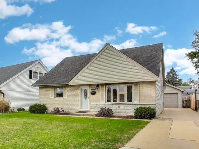 $285,000 | 13616 Short Drive, Crestwood, IL 60418