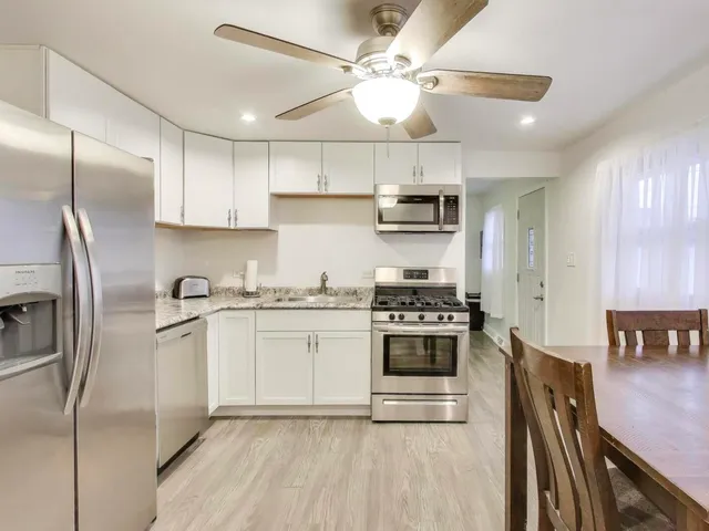 $285,000 | 13616 Short Drive, Crestwood, IL 60418