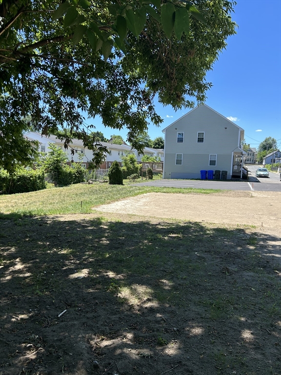 35-37 Pine St Court Springfield, MA 01105 - Photo 5 of 42
