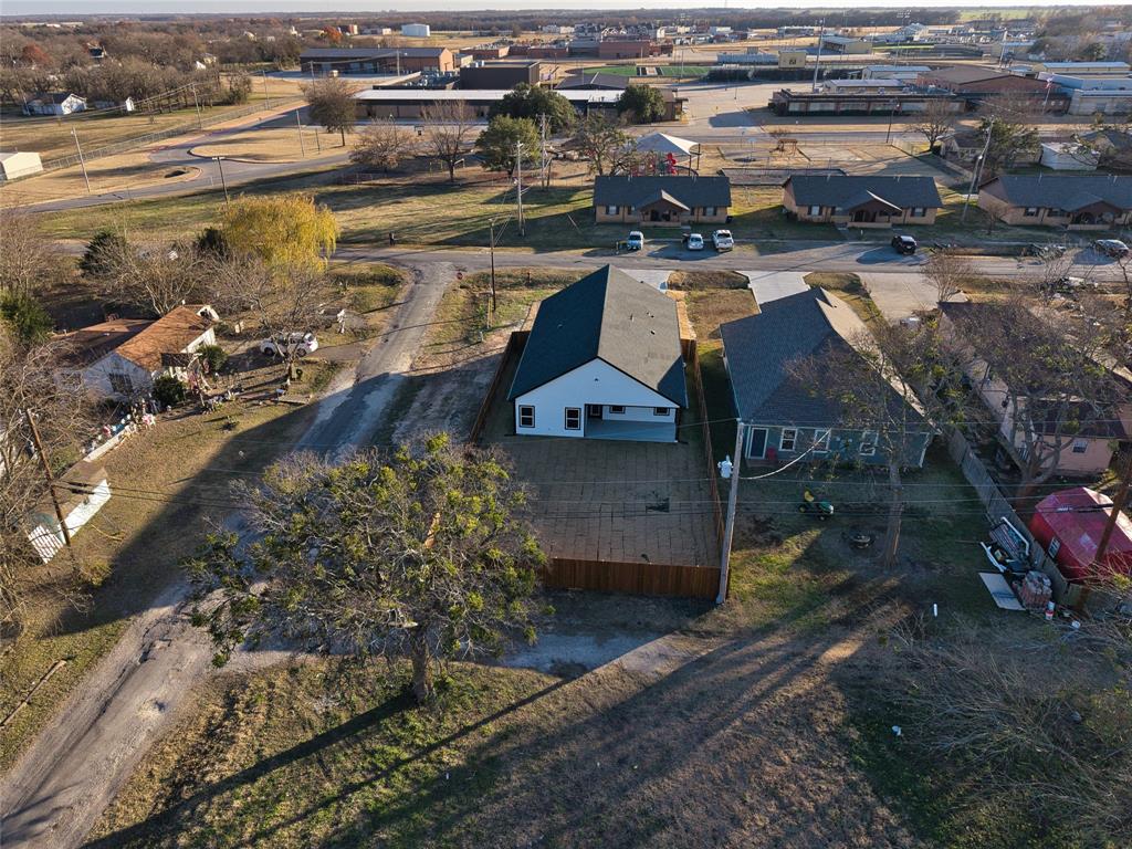 302-304 West Pine Street Whitewright, TX 75491 - Photo 32 of 34