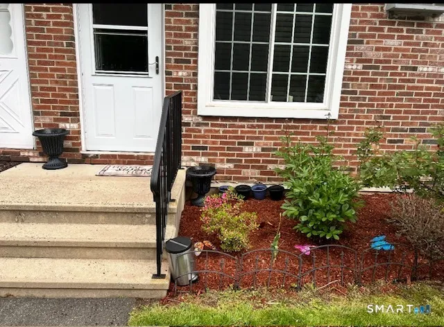 $199,900 | 163 Cynthia Lane, Unit A4, Middletown, CT 06457