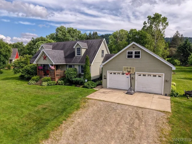 $360,000 | 6149 Fairview Lane, Great Valley, NY 14741