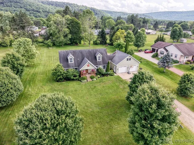 $360,000 | 6149 Fairview Lane, Great Valley, NY 14741