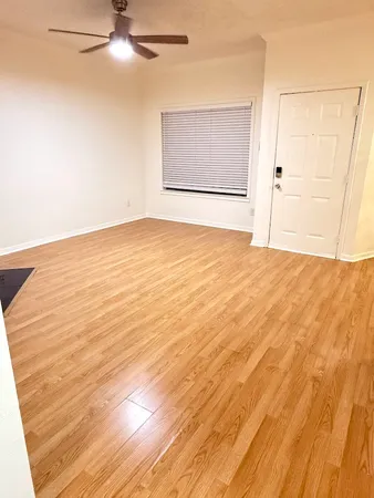 $1,835 | 915 West 23rd Street, Unit 108, Austin, TX 78705