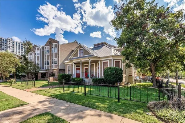 $1,835 | 915 West 23rd Street, Unit 108, Austin, TX 78705