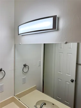 $1,835 | 915 West 23rd Street, Unit 108, Austin, TX 78705