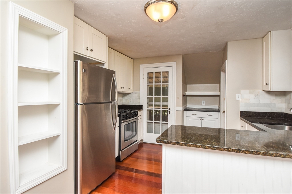 7 Hilltop Road, Unit A Watertown, MA 02472 - Photo 5 of 23