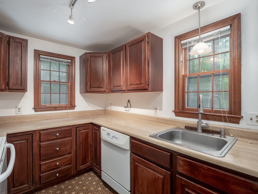 67 South Precinct Road Barnstable, MA 02632 - Photo 14 of 41