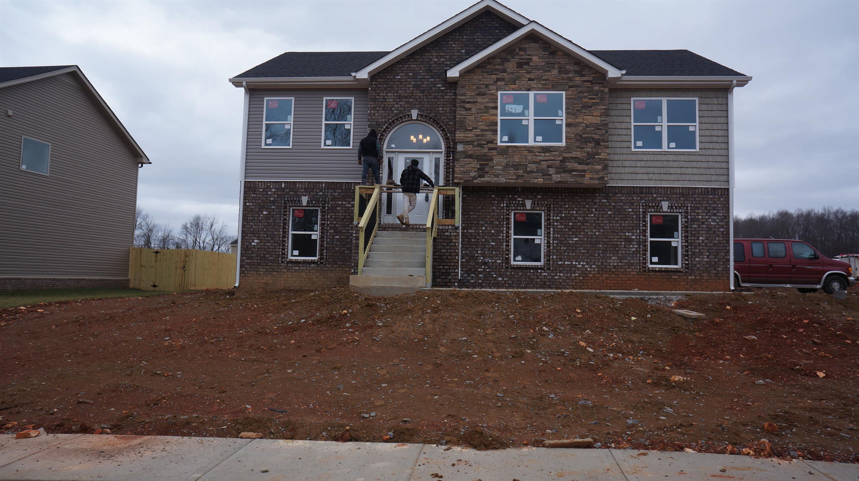 111 Rossview Road Clarksville, TN 37043 - Photo 1 of 17 Gallery Image 1