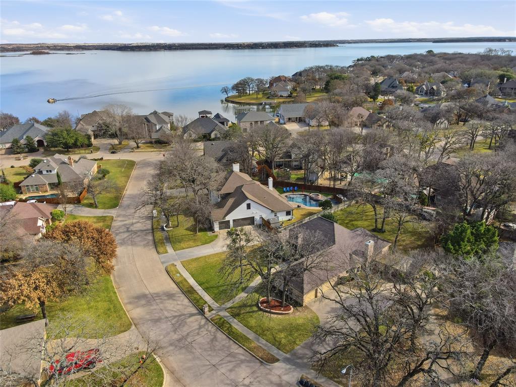 1312 Crows Nest Court Azle, TX 76020 - Photo 7 of 28