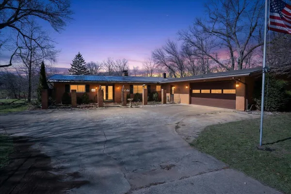 $459,900 | 70506 Sunrise Drive, Edwardsburg, MI 49112