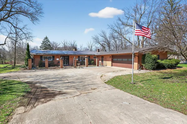 $459,900 | 70506 Sunrise Drive, Edwardsburg, MI 49112